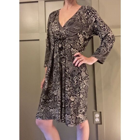 ATHLETA Surplice Neck Faux Wrap Dress Black & Tan Floral Size Medium - Picture 3 of 13